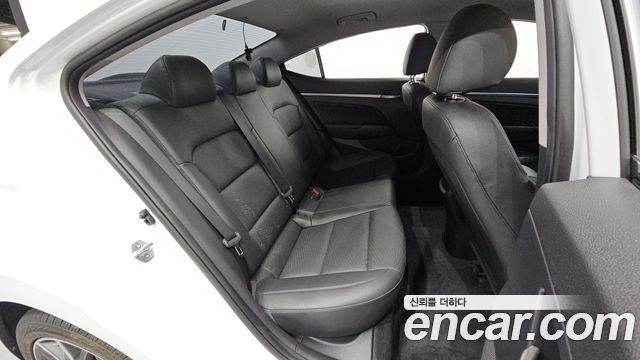 Hyundai AVANTE 2020 — photo 11