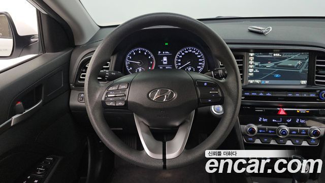 Hyundai AVANTE 2020 — photo 12