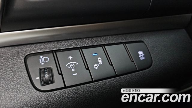 Hyundai AVANTE 2020 — photo 16