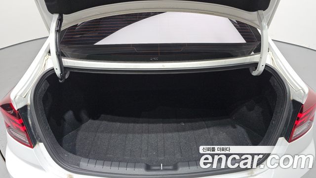 Hyundai AVANTE 2020 — photo 20