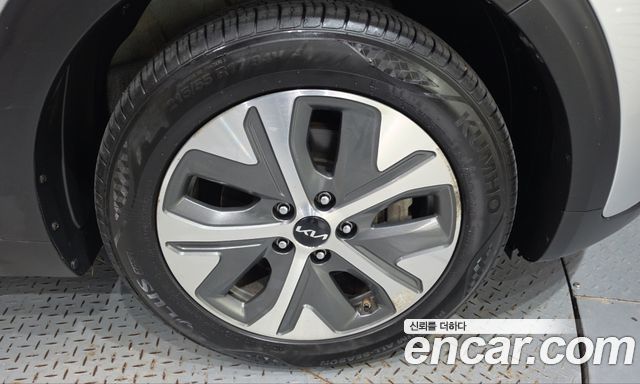 Kia Niro 2023 — photo 7