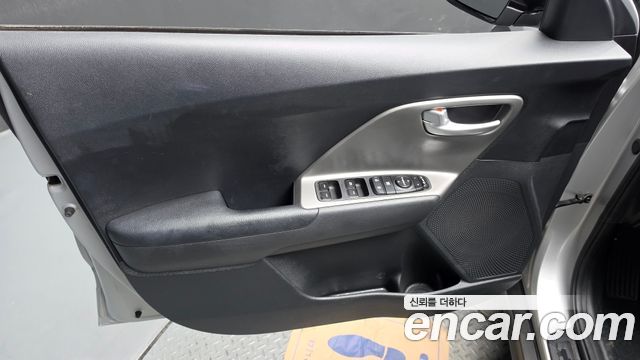 Kia Niro 2023 — photo 14