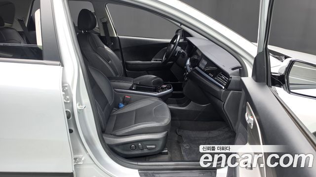 Kia Niro 2023 — photo 16
