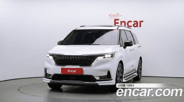 Kia Canival 2023 — photo 3