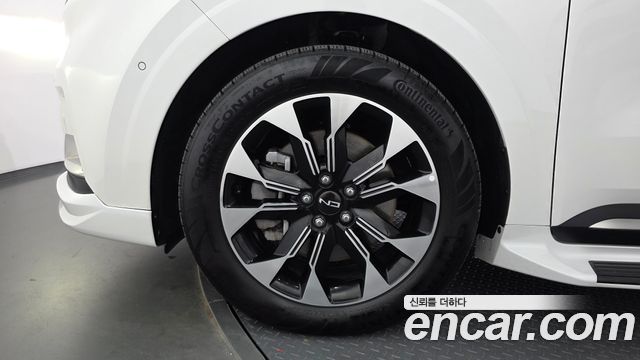 Kia Canival 2023 — photo 5
