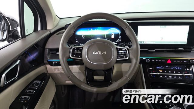 Kia Canival 2023 — photo 18