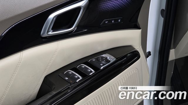 Kia Canival 2023 — photo 22