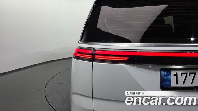 Kia Canival 2023 — photo 9