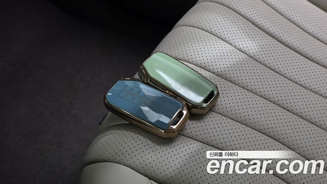 Kia Canival 2023 — photo 30
