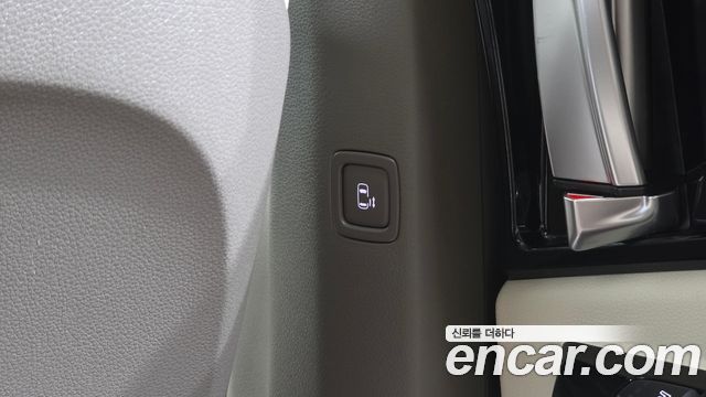 Kia Canival 2023 — photo 32