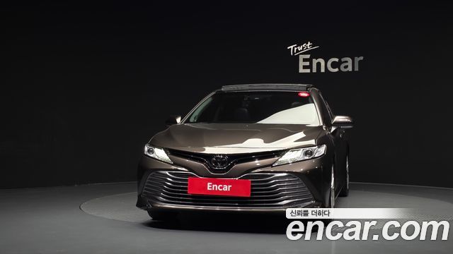 Toyota Camry 2019 — photo 3