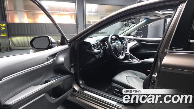 Toyota Camry 2019 — photo 13