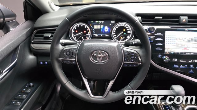 Toyota Camry 2019 — photo 19