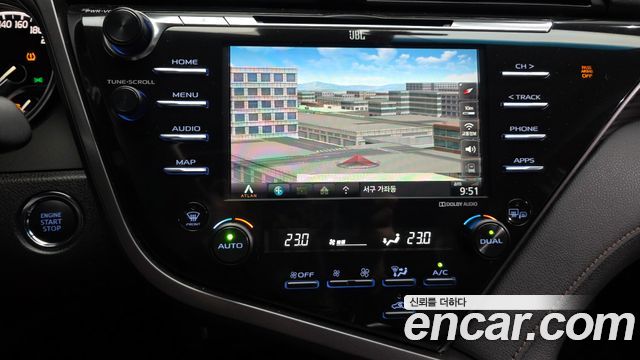 Toyota Camry 2019 — photo 20