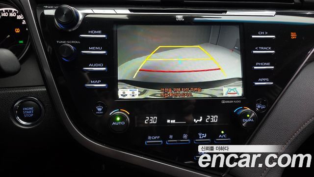 Toyota Camry 2019 — photo 21