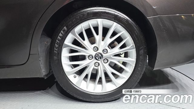 Toyota Camry 2019 — photo 7