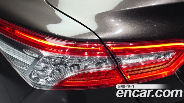Toyota Camry 2019 — photo 9