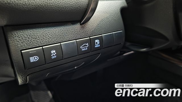 Toyota Camry 2019 — photo 30