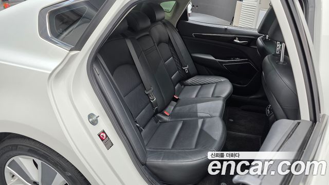 Kia K7 2017 — photo 11