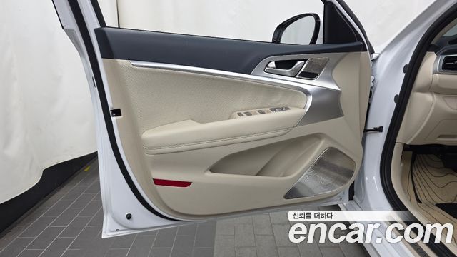 Genesis G70 2025 — photo 14