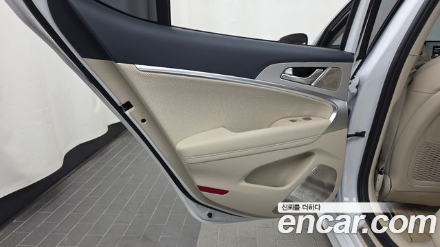 Genesis G70 2025 — photo 15