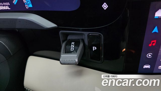 Porsche Taycan 2025 — photo 12