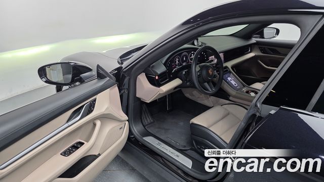 Porsche Taycan 2025 — photo 13