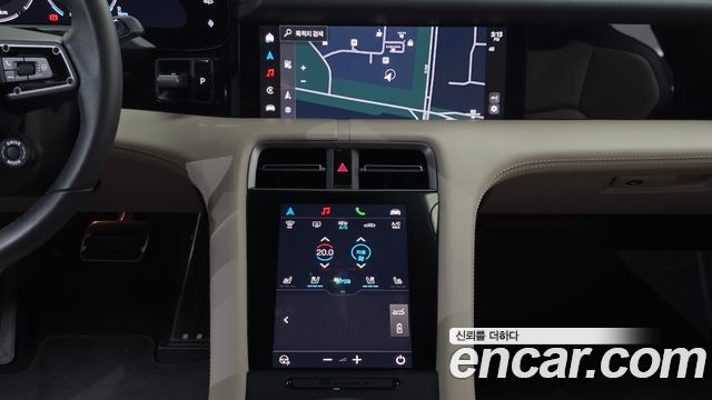 Porsche Taycan 2025 — photo 19