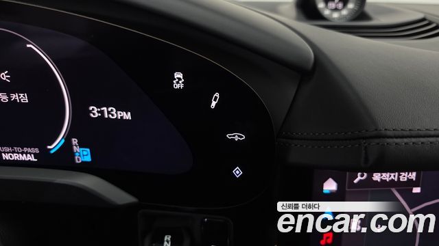 Porsche Taycan 2025 — photo 26
