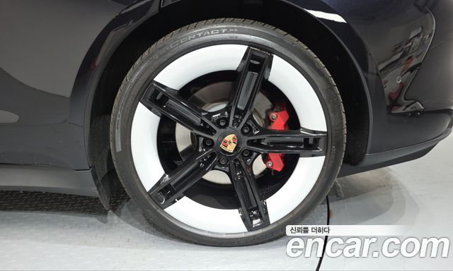 Porsche Taycan 2025 — photo 7