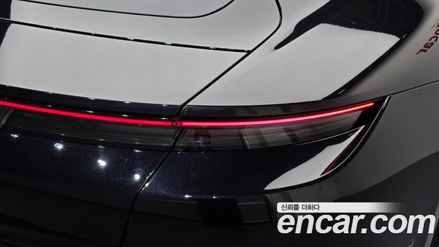 Porsche Taycan 2025 — photo 9
