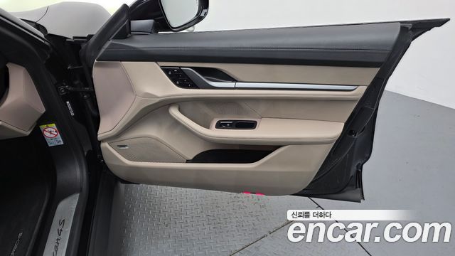 Porsche Taycan 2025 — photo 15