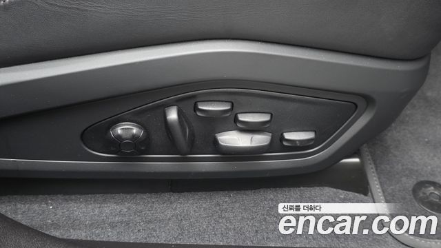Porsche Taycan 2025 — photo 34