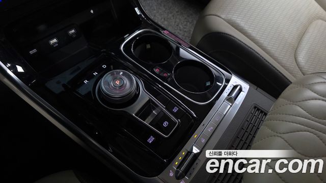 Kia Canival 2023 — photo 12