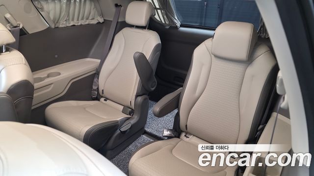 Kia Canival 2023 — photo 19