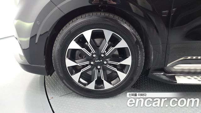 Kia Canival 2023 — photo 7