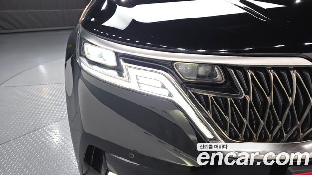 Kia Canival 2023 — photo 8