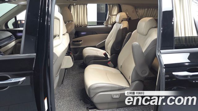 Kia Canival 2023 — photo 16