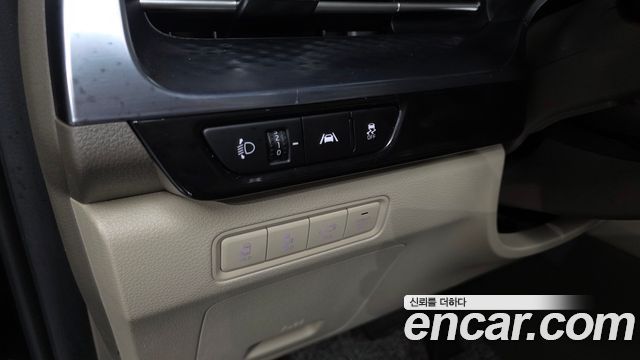 Kia Canival 2023 — photo 28