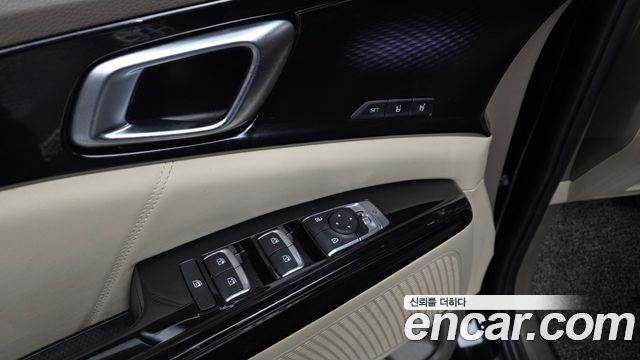 Kia Canival 2023 — photo 29