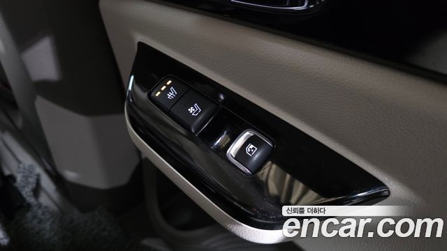 Kia Canival 2023 — photo 32