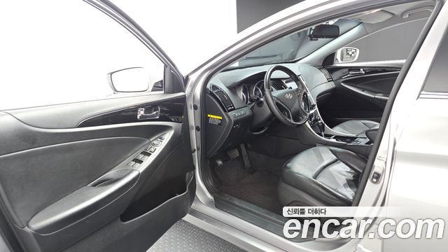 Hyundai Sonata 2011 — photo 10