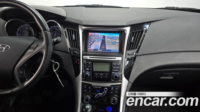Hyundai Sonata 2011 — photo 14