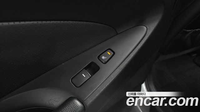 Hyundai Sonata 2011 — photo 17