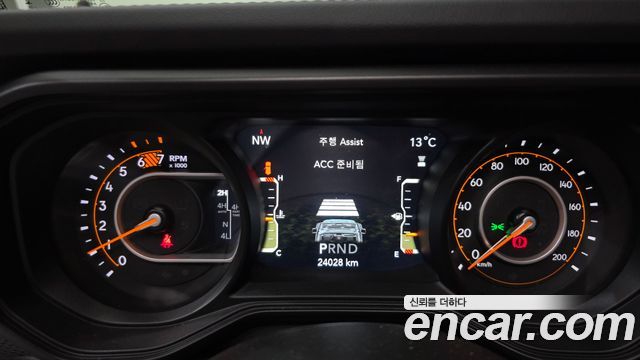 Jeep Wrangler 2024 — photo 8
