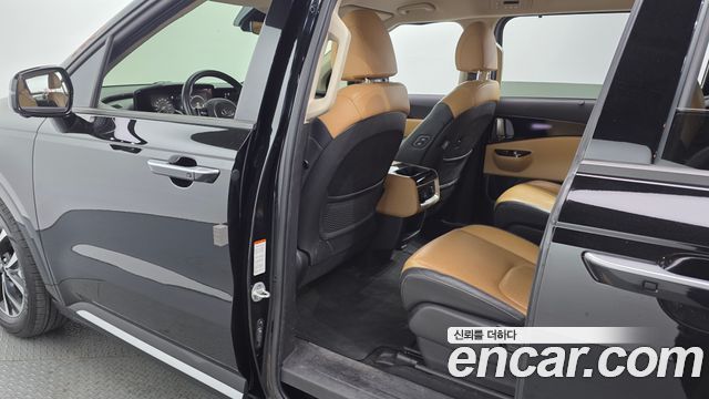 Kia Canival 2021 — photo 18
