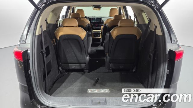Kia Canival 2021 — photo 24