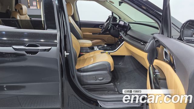 Kia Canival 2021 — photo 16