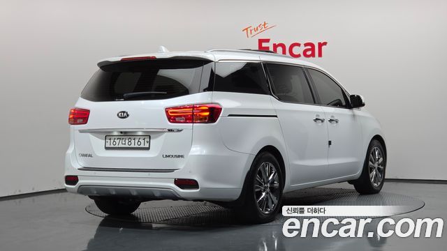 Kia Canival 2020 — photo 2