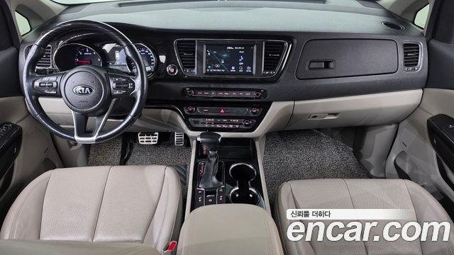 Kia Canival 2020 — photo 7